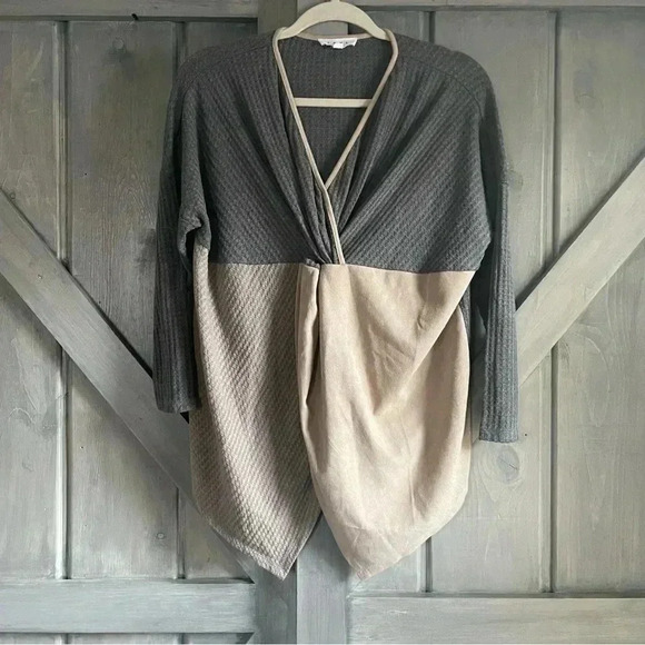 THML- mixed fabric blouse oversized gray waffle‎ knit - Picture 1 of 5